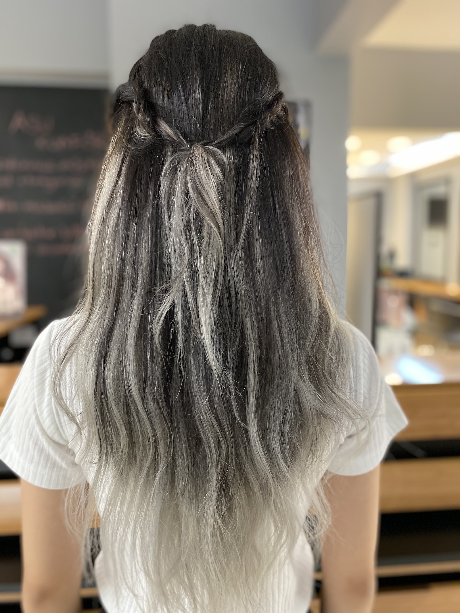 Asuman Ercan Hair Salon - Tesettür Kuaför - Solaryum - Kafa Spası kır düğünü mekanı — Kadıköy