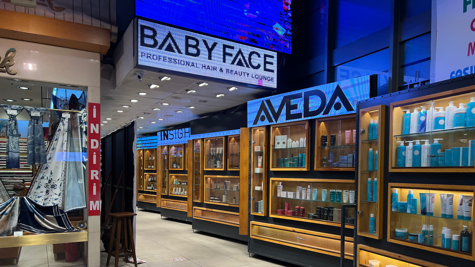 Babyface Hair Salon / Hairdresser / Hair Extensions Taksim, İstanbul kır düğünü mekanı — Beyoğlu
