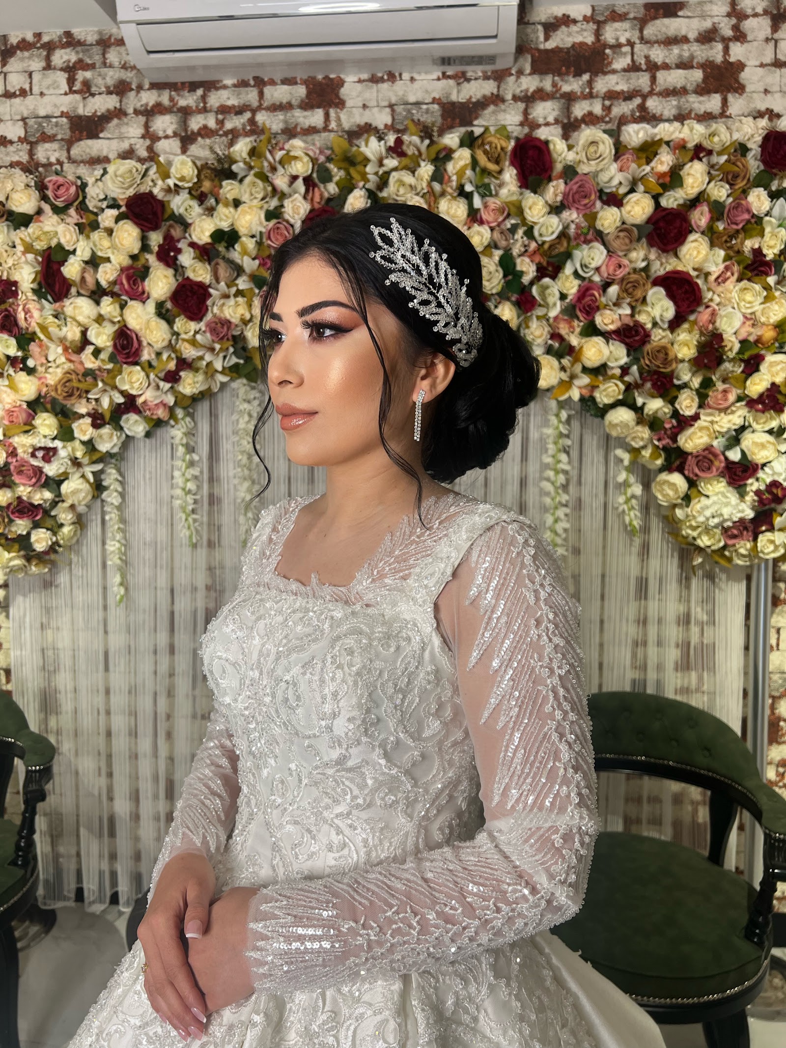 BURCU ŞANLI VIP HAİR MAKEUP STUDİO Gelin,Kına,Nişan,Söz Başı Saçı Türbanı Makyajı