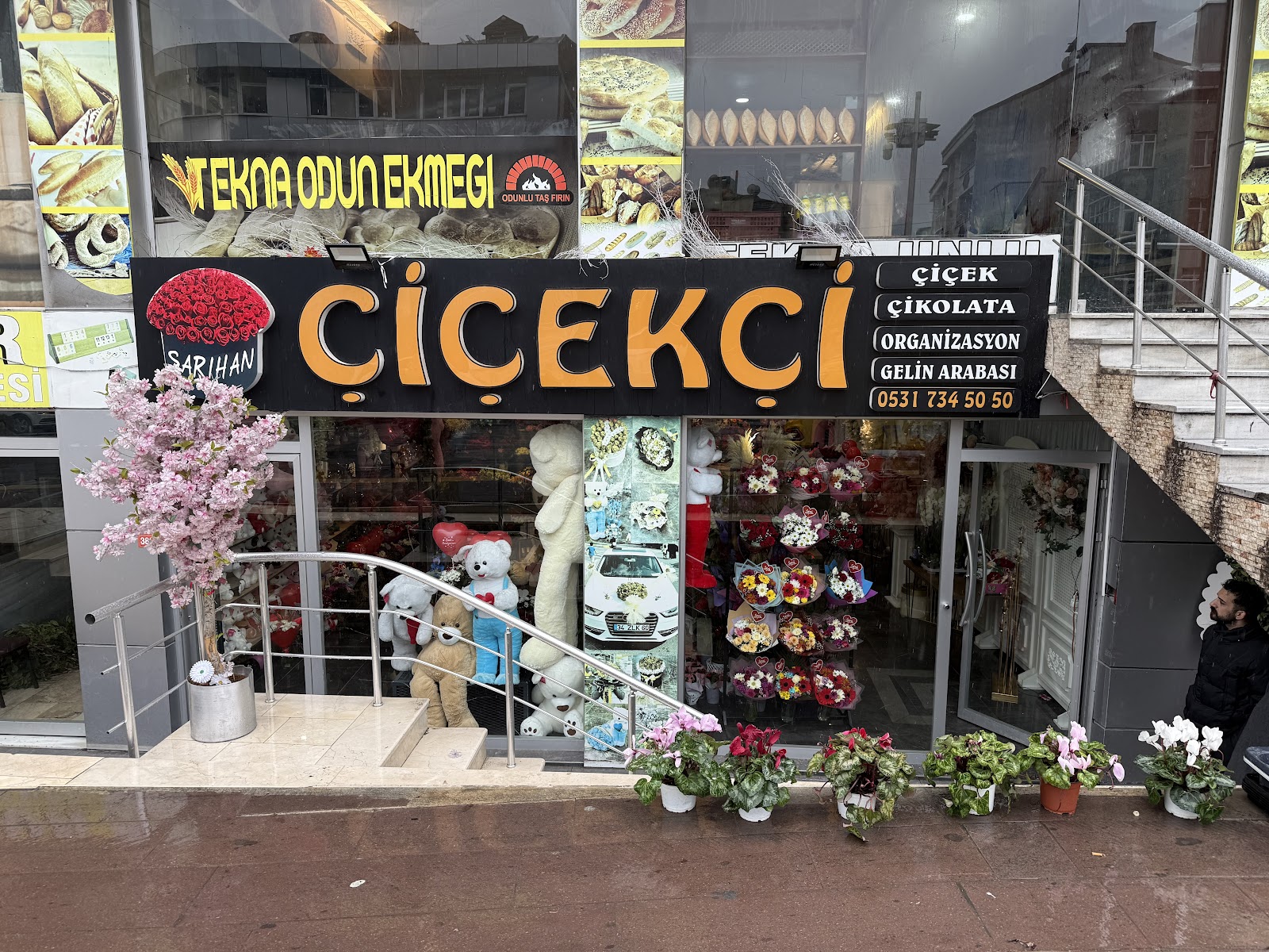 Esenyurt'un Çiçekçisi - Sarıhan Çiçek kır düğünü mekanı — Esenyurt