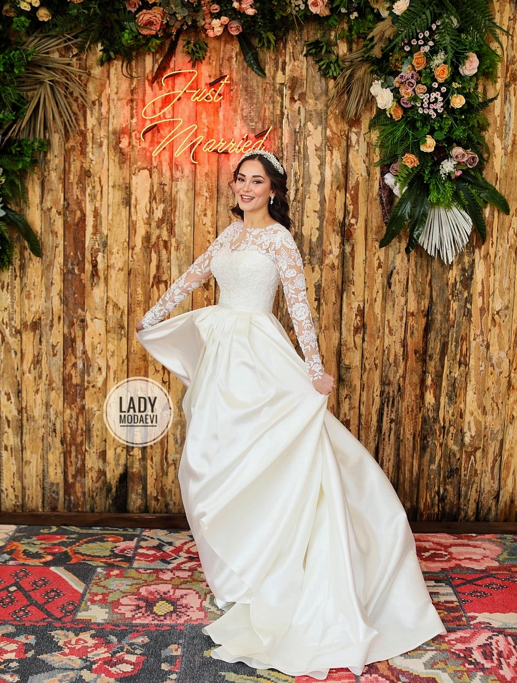 Lady Fashion House