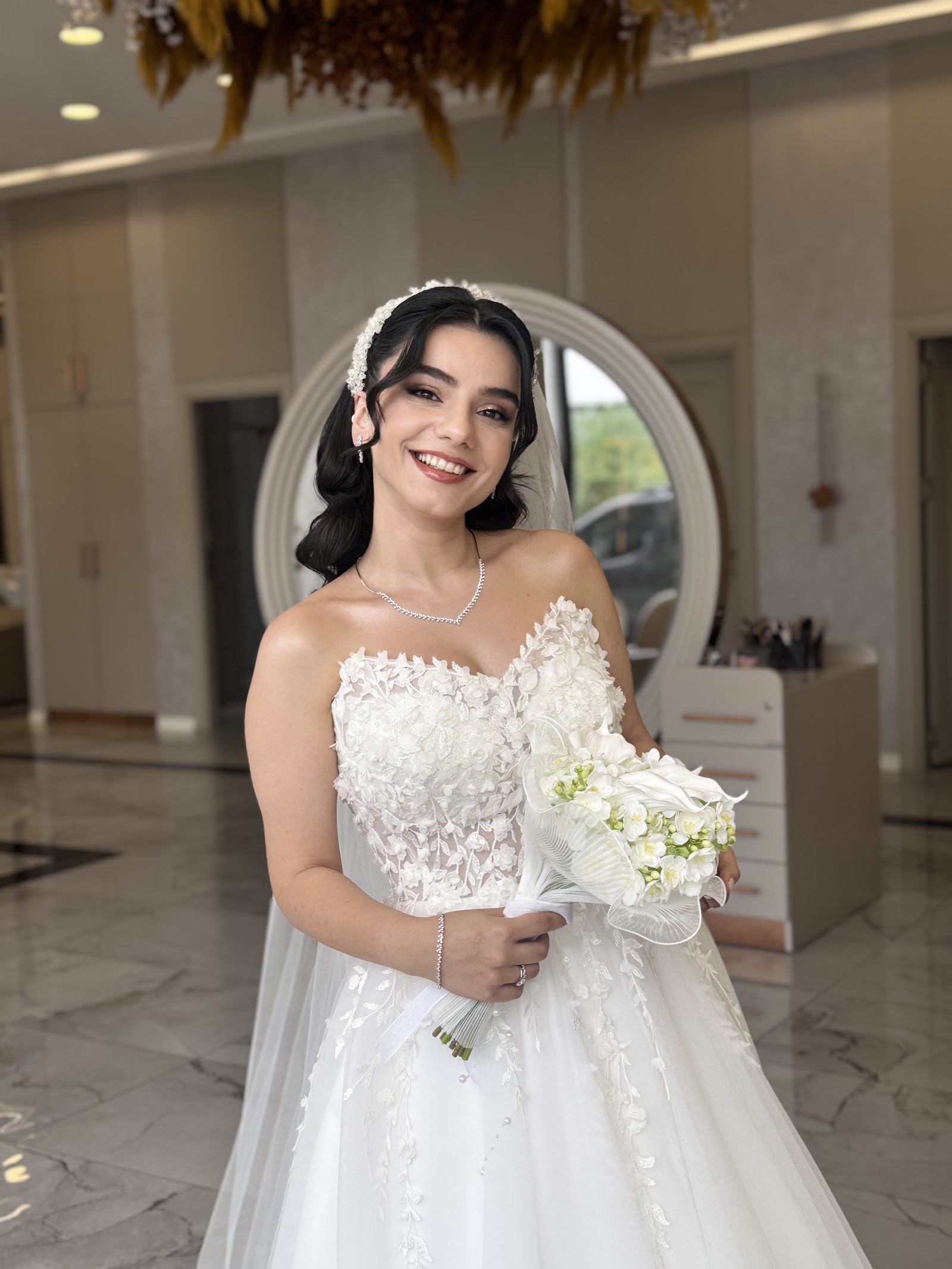 Pamuk Çiğdem Gürbüz Güzellik Salonu I Gelin Makyajı I Make up I Saç Tasarımı I Kına ve Nişan Hazırlıkları