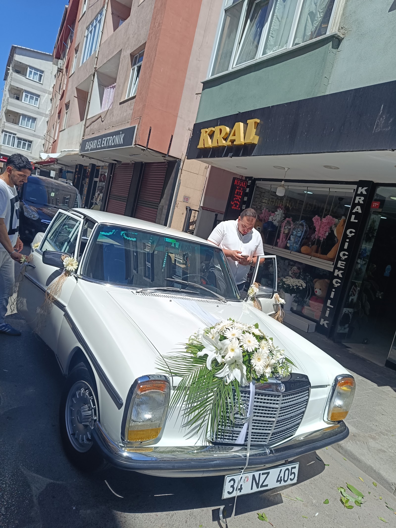 PENDİK KRAL ÇiÇEKÇiLiK